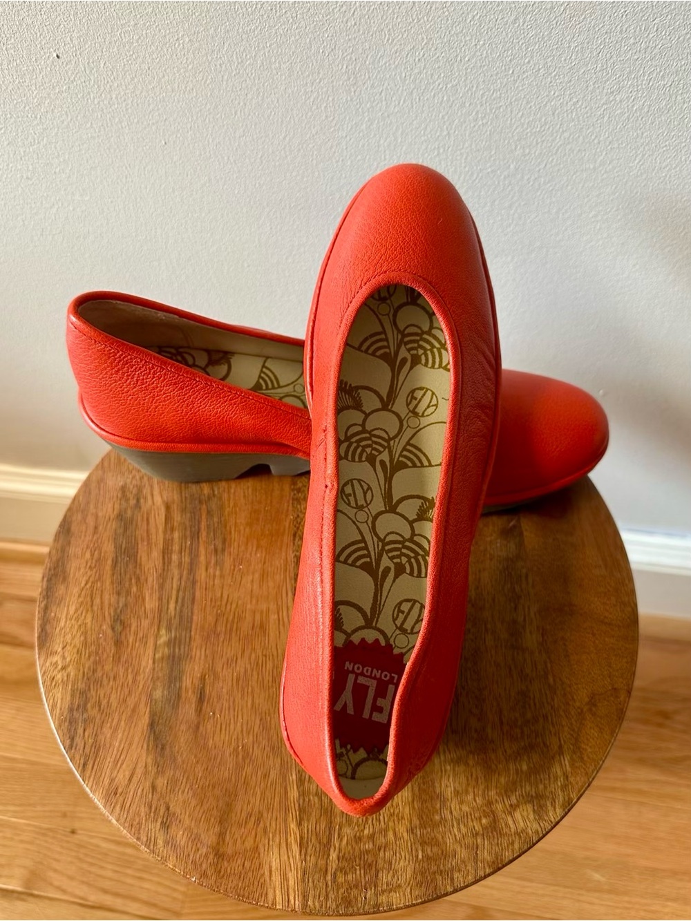FLY London Women’s Red Slip-On Leather Flats Round Toe Casual EU 38